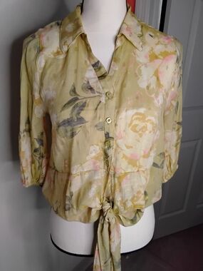 Tie-Front Floral Button-Down Shirt - Light Yellow